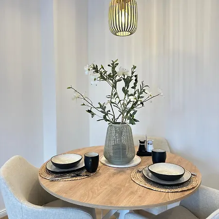 White Pearl Apartment *