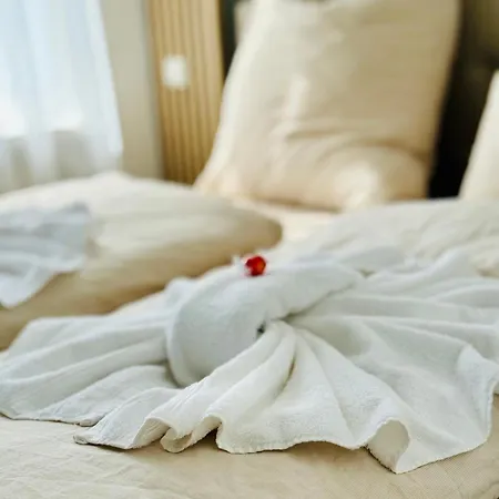 Apartment White Pearl *