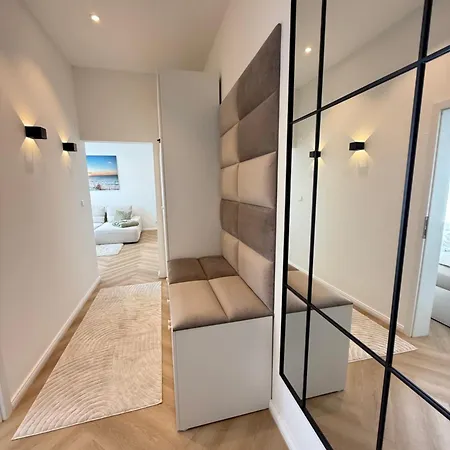 Apartment White Pearl *